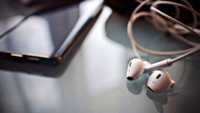How to buy the best headphones and earphones.