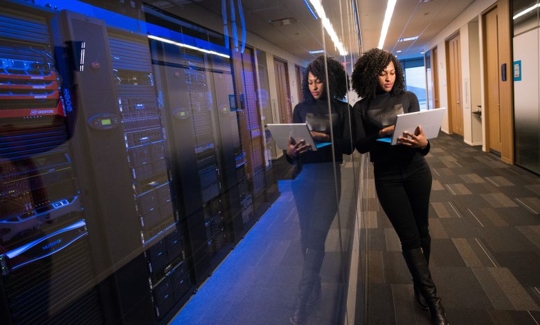 How Technology Has Reshaped Advance Workplaces?