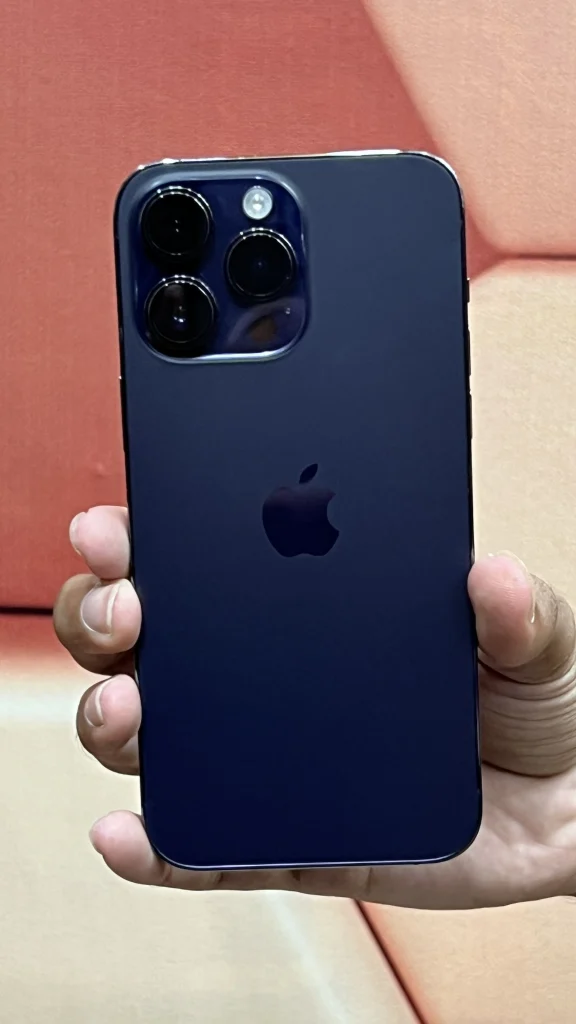 Picture of iPhone 14 pro max from back by NogenTech