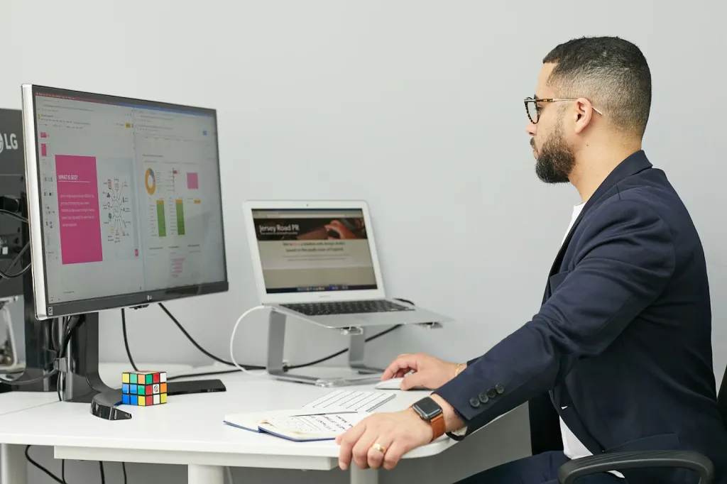 Outbound marketing expert working on his desk