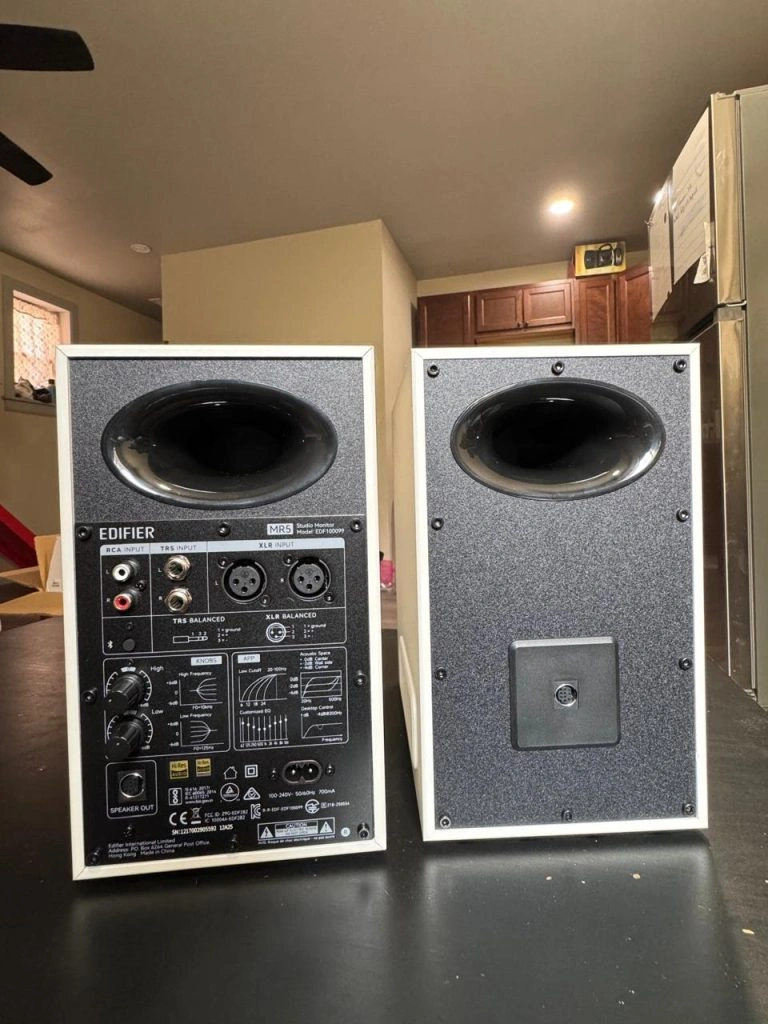 The MR5 includes balanced XLR and TRS inputs, along with RCA and a 3.5mm AUX input for connecting audio interfaces, laptops, and other media devices.